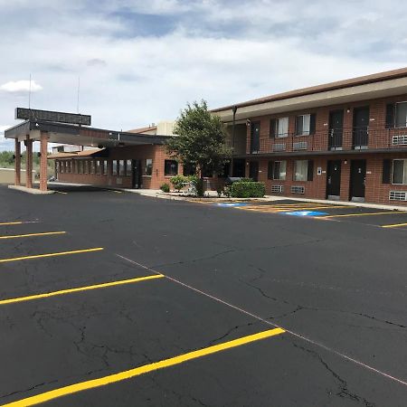 Econo Lodge Salina Scenic Route 89 & I-70 Exterior photo