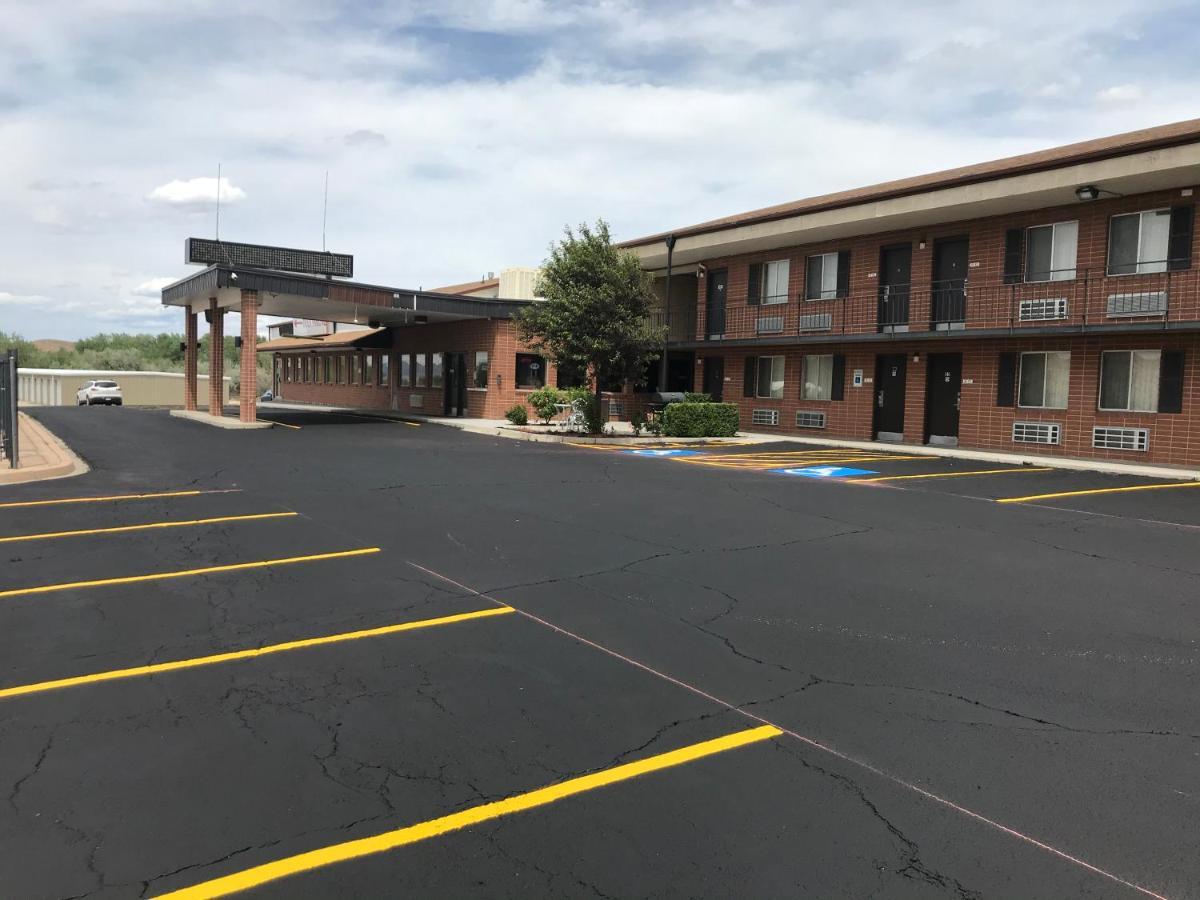 Econo Lodge Salina Scenic Route 89 & I-70 Exterior photo